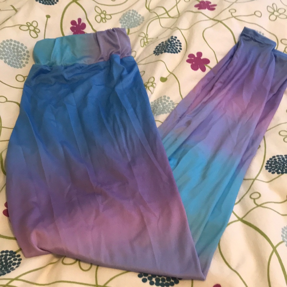 Cool color leggings size XL